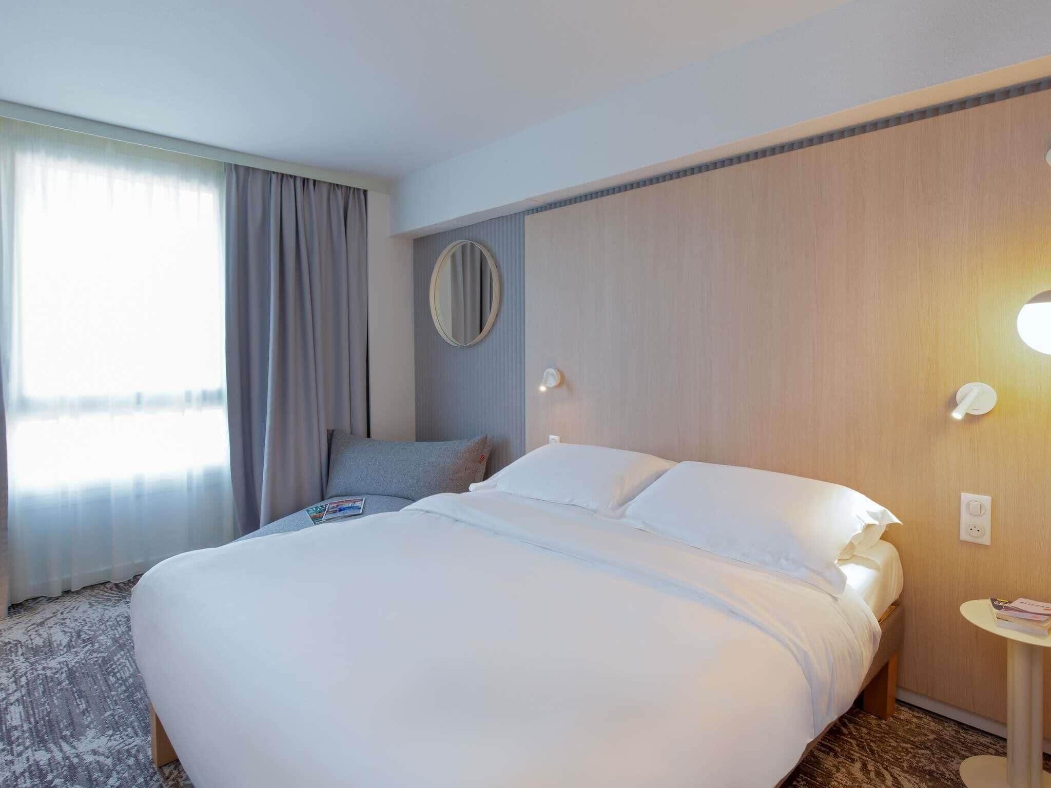 Bureau, rideaux occultants, chambres insonorisées, Wi-Fi gratuit