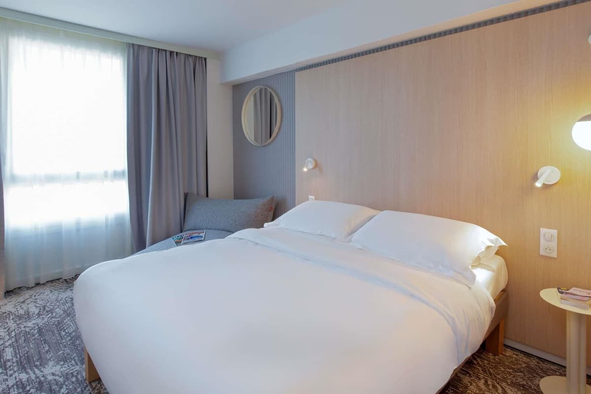 Bureau, rideaux occultants, chambres insonorisées, Wi-Fi gratuit