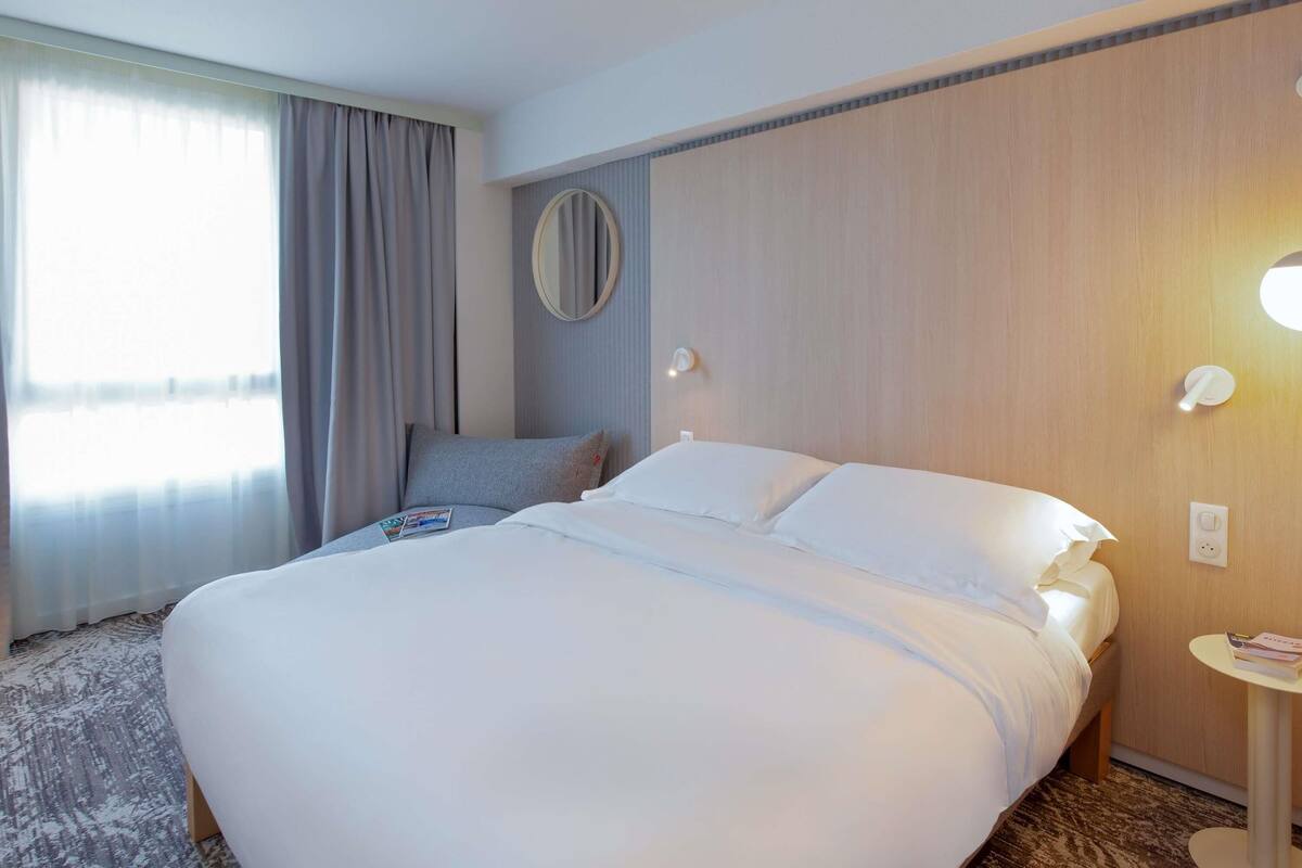 Bureau, rideaux occultants, chambres insonorisées, Wi-Fi gratuit