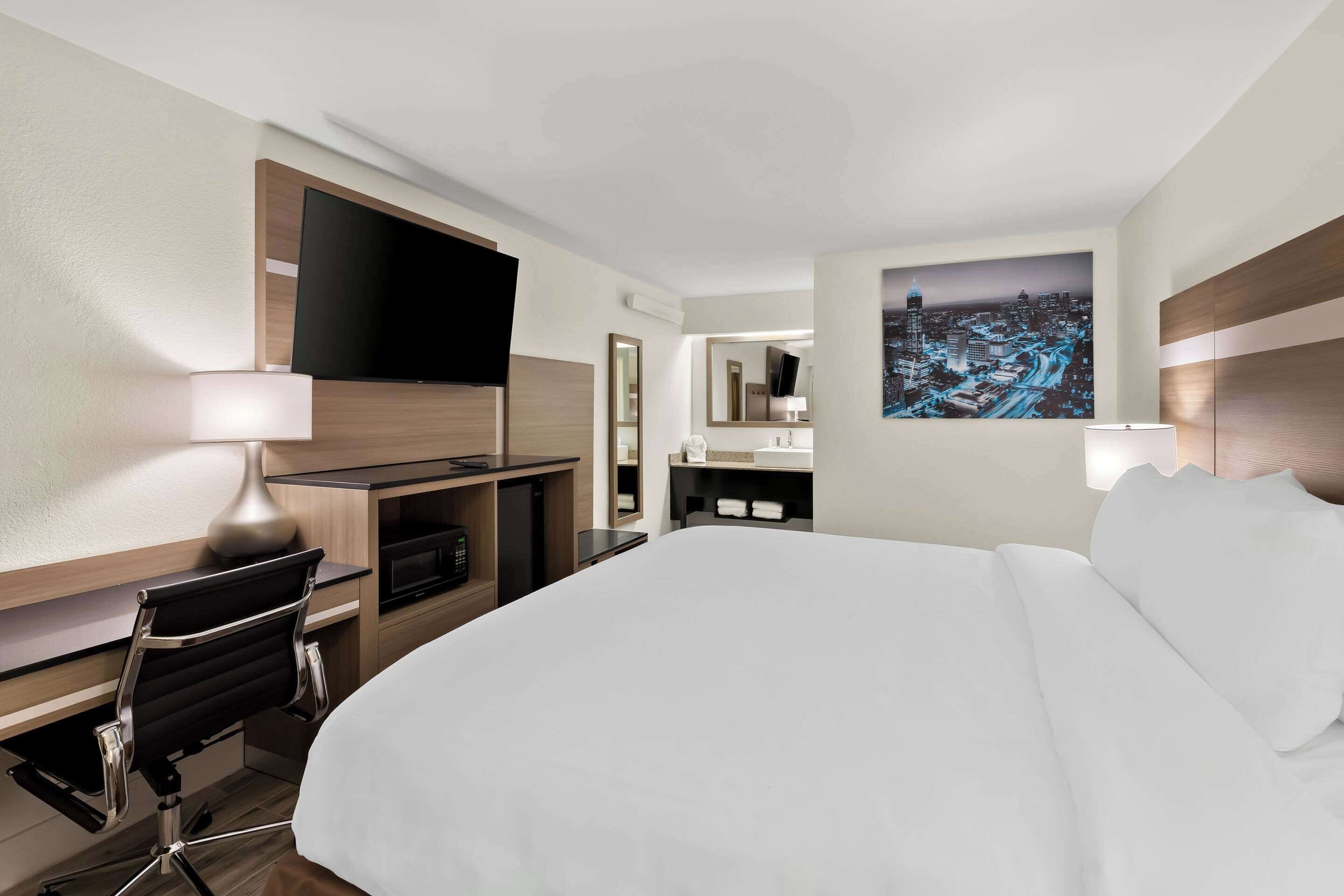 Chambre Standard, 1 très grand lit, non-fumeurs | Bureau, fer et planche à repasser, lits bébé (gratuits), Wi-Fi gratuit