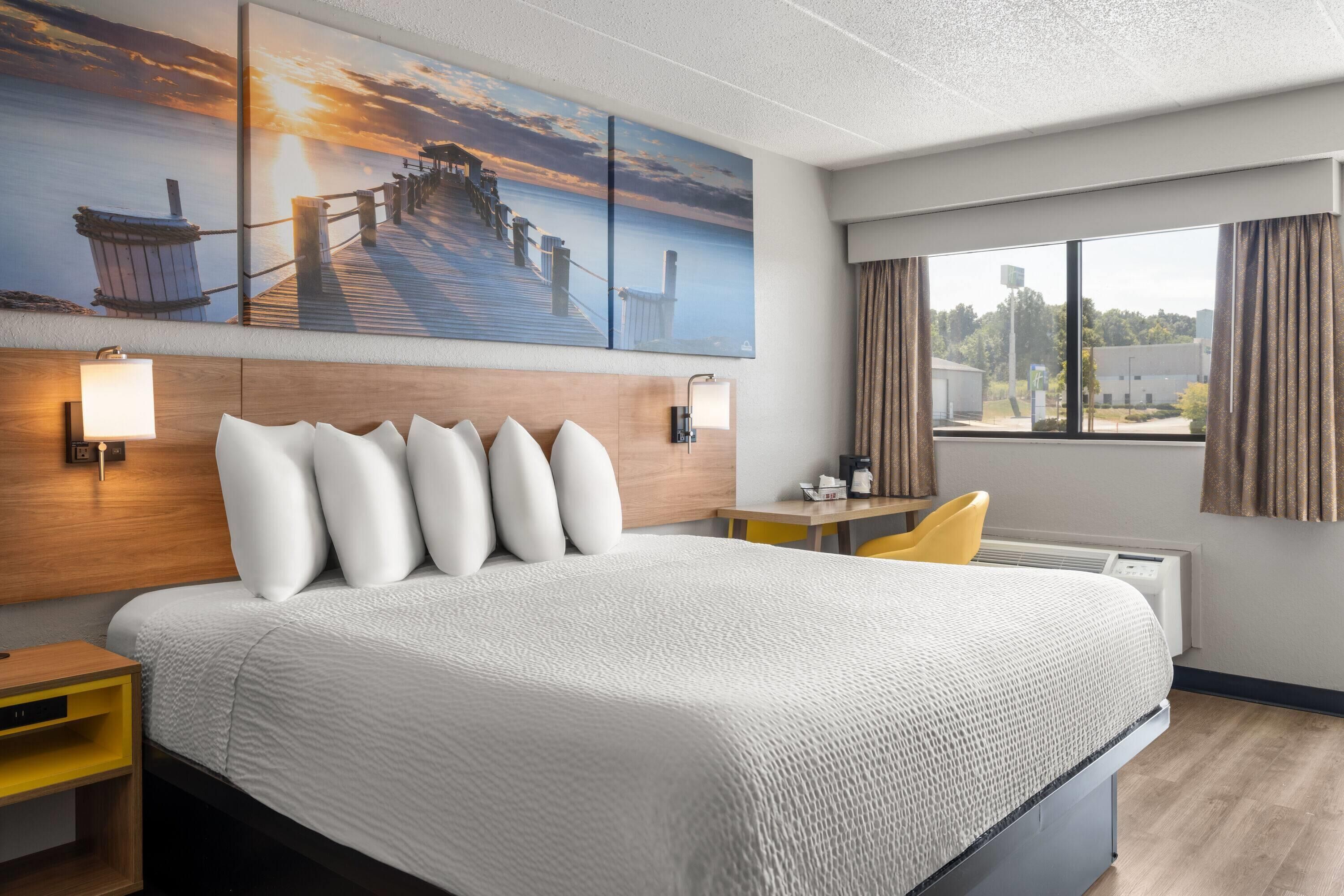 Standard Room, 1 King Bed, Accessible