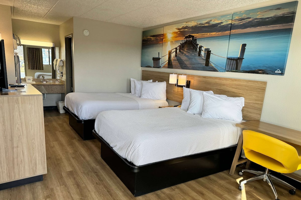 Double Room, 2 Double Beds | Desk, blackout curtains, iron/ironing board, free WiFi