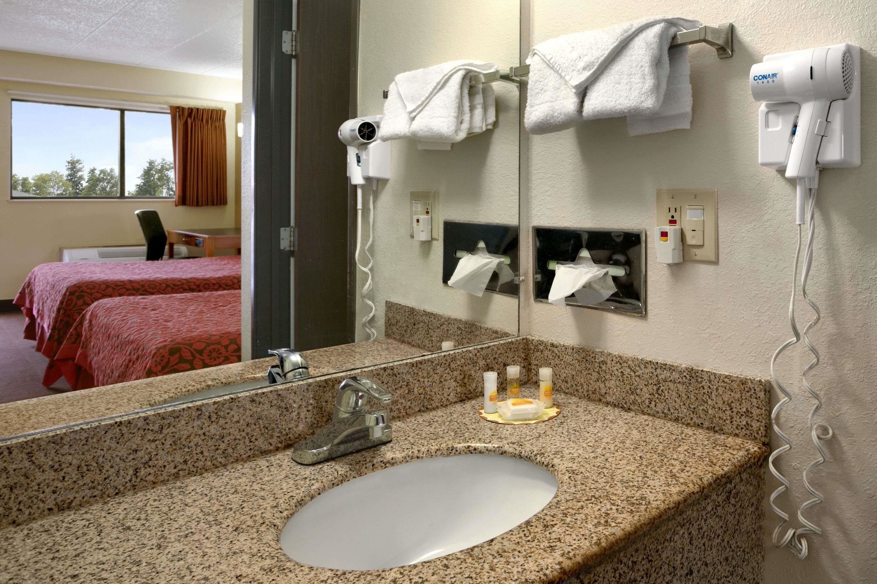 Days Inn by Wyndham Cloverdale Greencastle