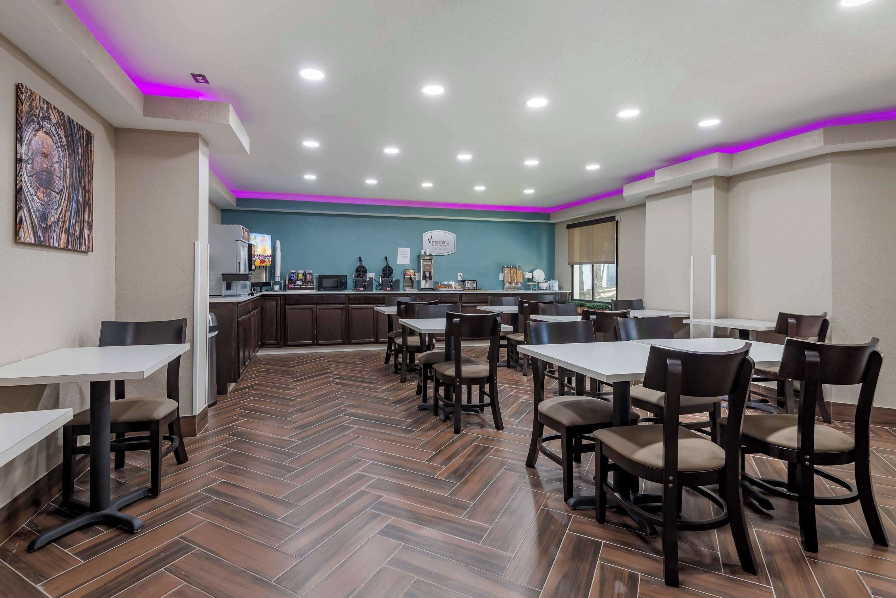 Free daily continental breakfast 