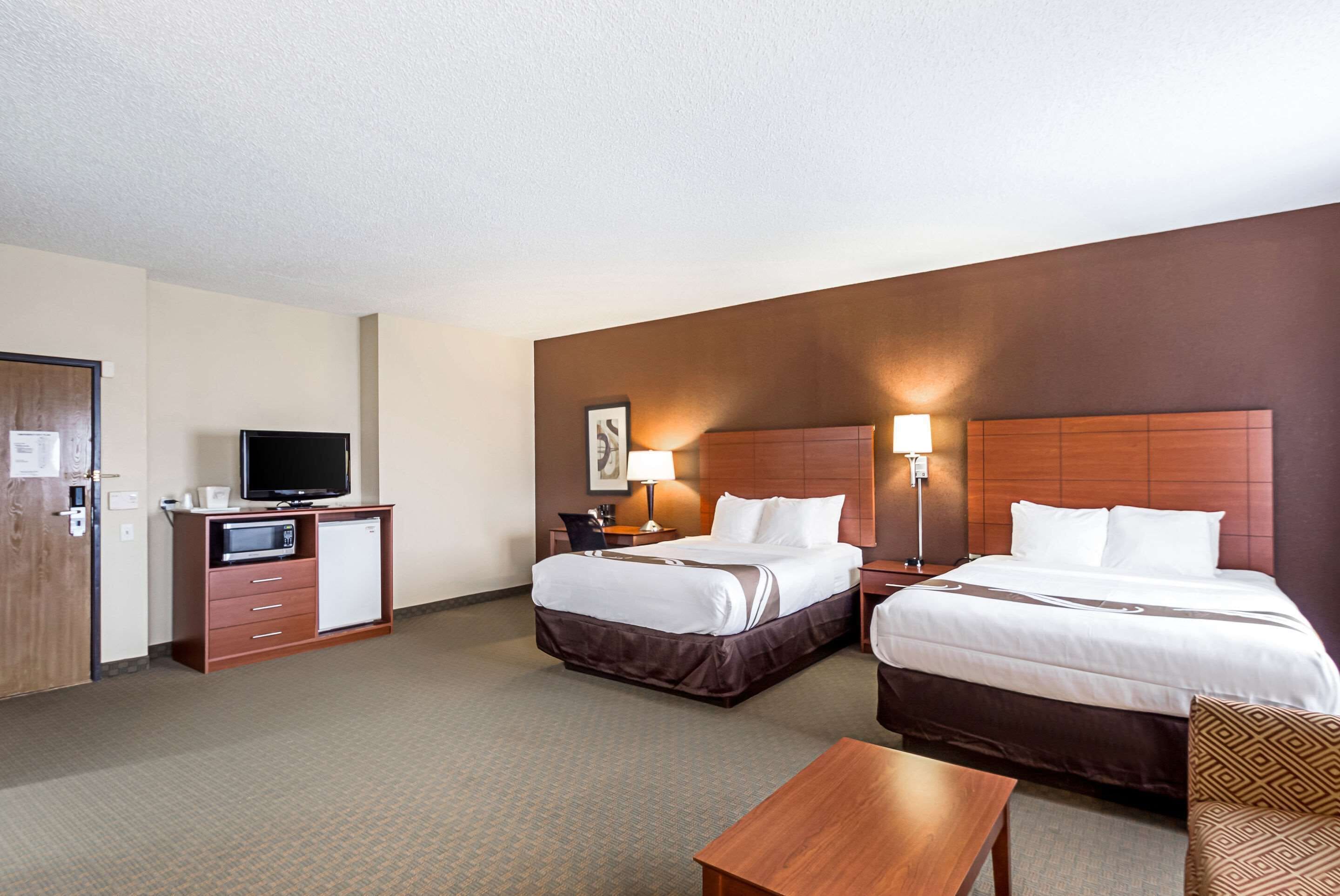 suite, multiple beds, accessible, non smoking | pillow-top beds, in-room safe, individually furnished, desk