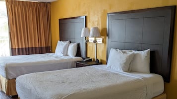 Habitación Deluxe, 2 camas de matrimonio, no fumadores | Decoración individual, mobiliario individual, escritorio