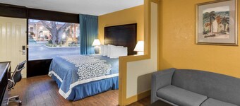 Days Inn & Suites by Wyndham Port Richey