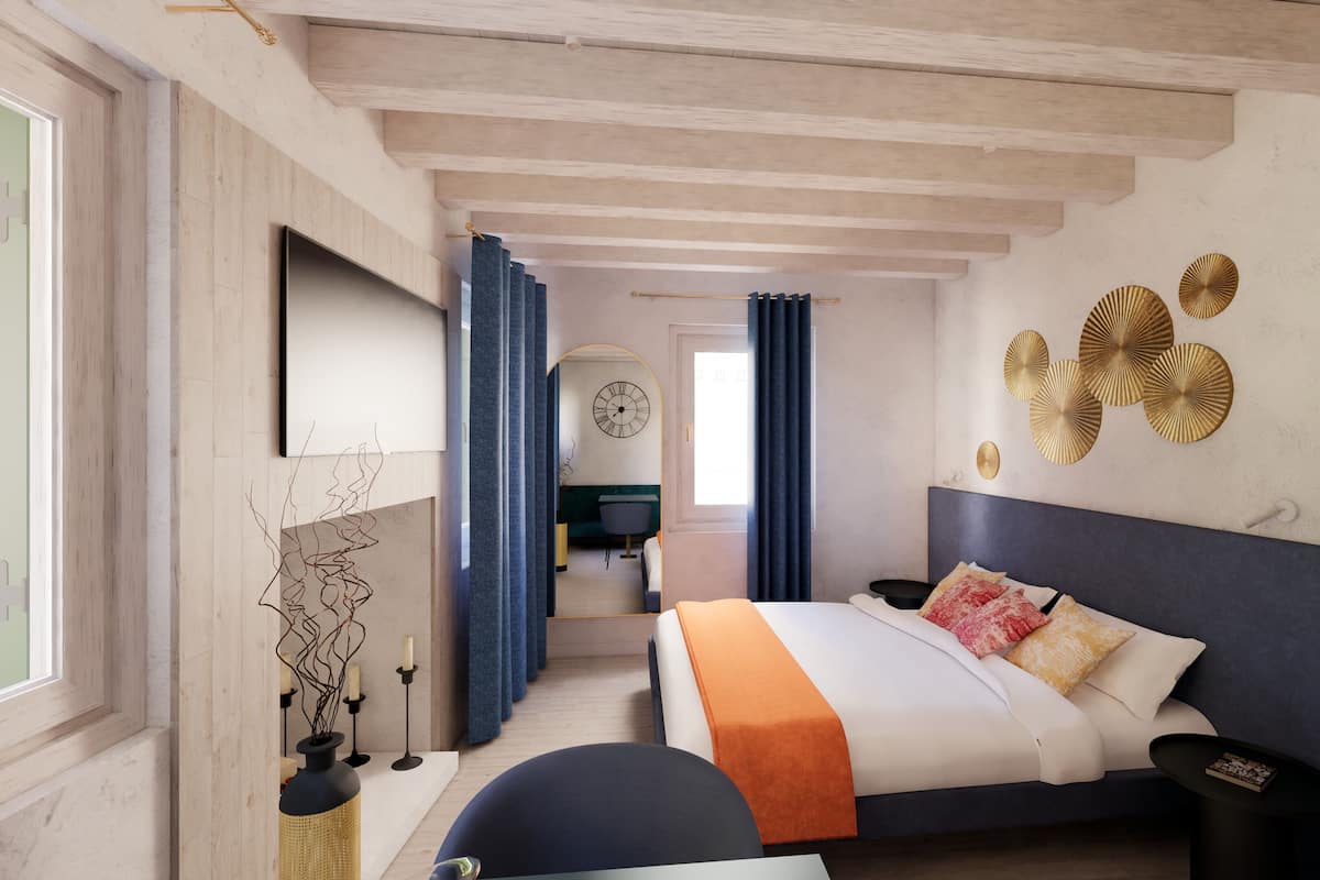 Down duvets, memory-foam beds, minibar, in-room safe