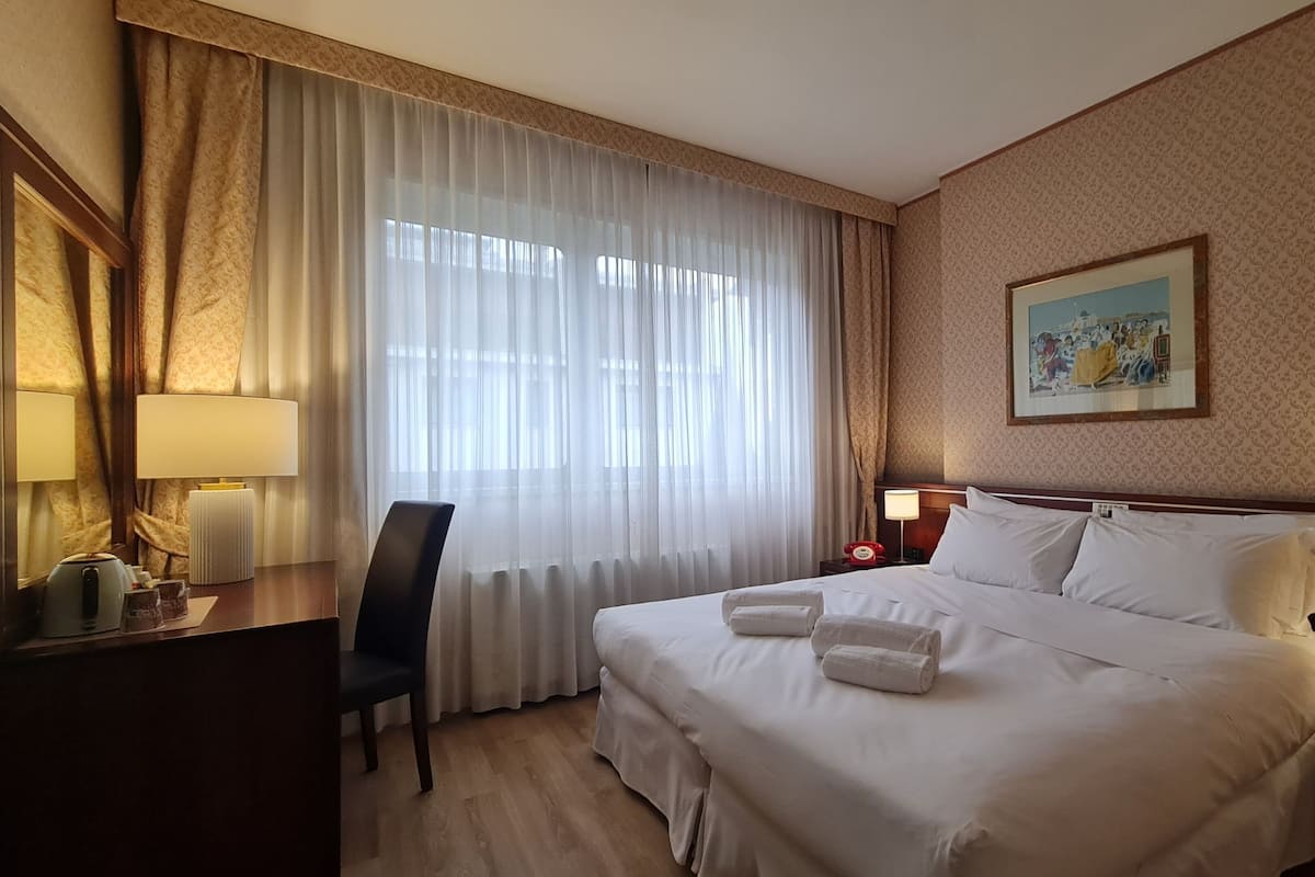 1 camera, copriletto in piuma, materassi in memory foam, minibar