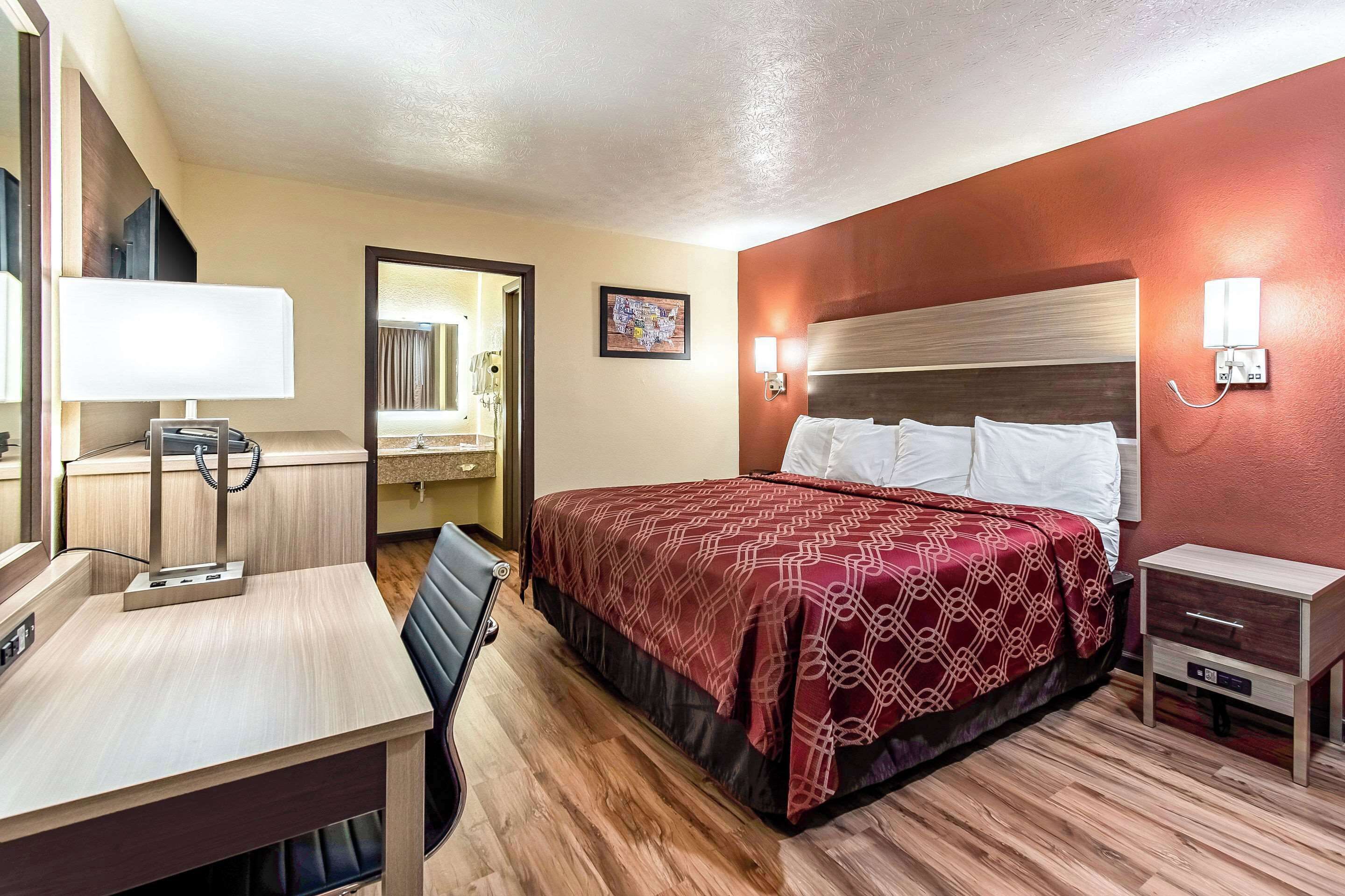 Habitación estándar, 1 cama King size, para no fumadores | Cortinas blackout, wifi gratis y ropa de cama 