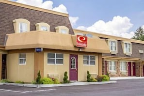 Unclassified image, 3 of 5, button - Econo Lodge (Columbus)