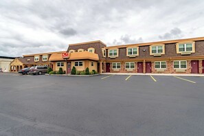 Exterior - Econo Lodge Worthington - Columbus North (Columbus)