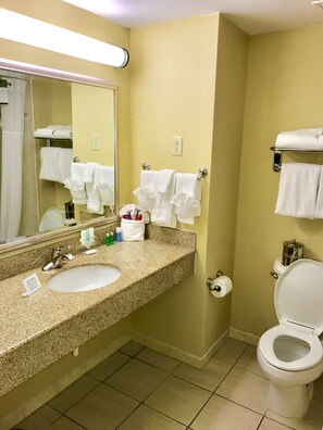 Suite, Multiple Beds, Non Smoking | Bathroom | Combined shower/bathtub, free toiletries, towels, soap