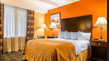 Meja kerja, tirai kedap cahaya, setrika/meja setrika, dan Wi-Fi gratis