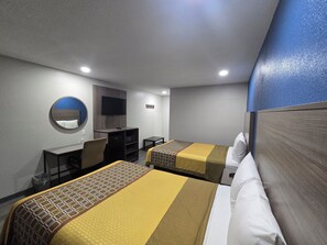 Room, 2 Double Beds, Non Smoking - Richmond Inn & Suites (Richmond)