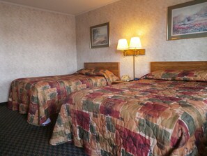 Egyptian cotton sheets, premium bedding, pillowtop beds, soundproofing - Richmond Inn & Suites (Richmond)