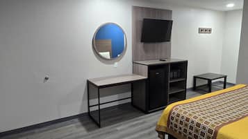 Room, 1 King Bed, Non Smoking | Egyptian cotton sheets, premium bedding, pillowtop beds, soundproofing