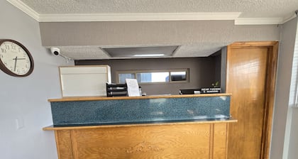 Richmond Inn & Suites