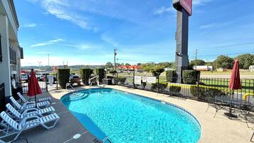 Piscina externa sazonal