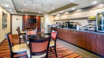 Café da manhã continental grátis