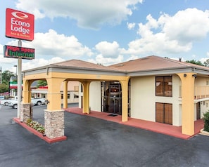 Exterior - Econo Lodge Inn & Suites Griffin North (Griffin)
