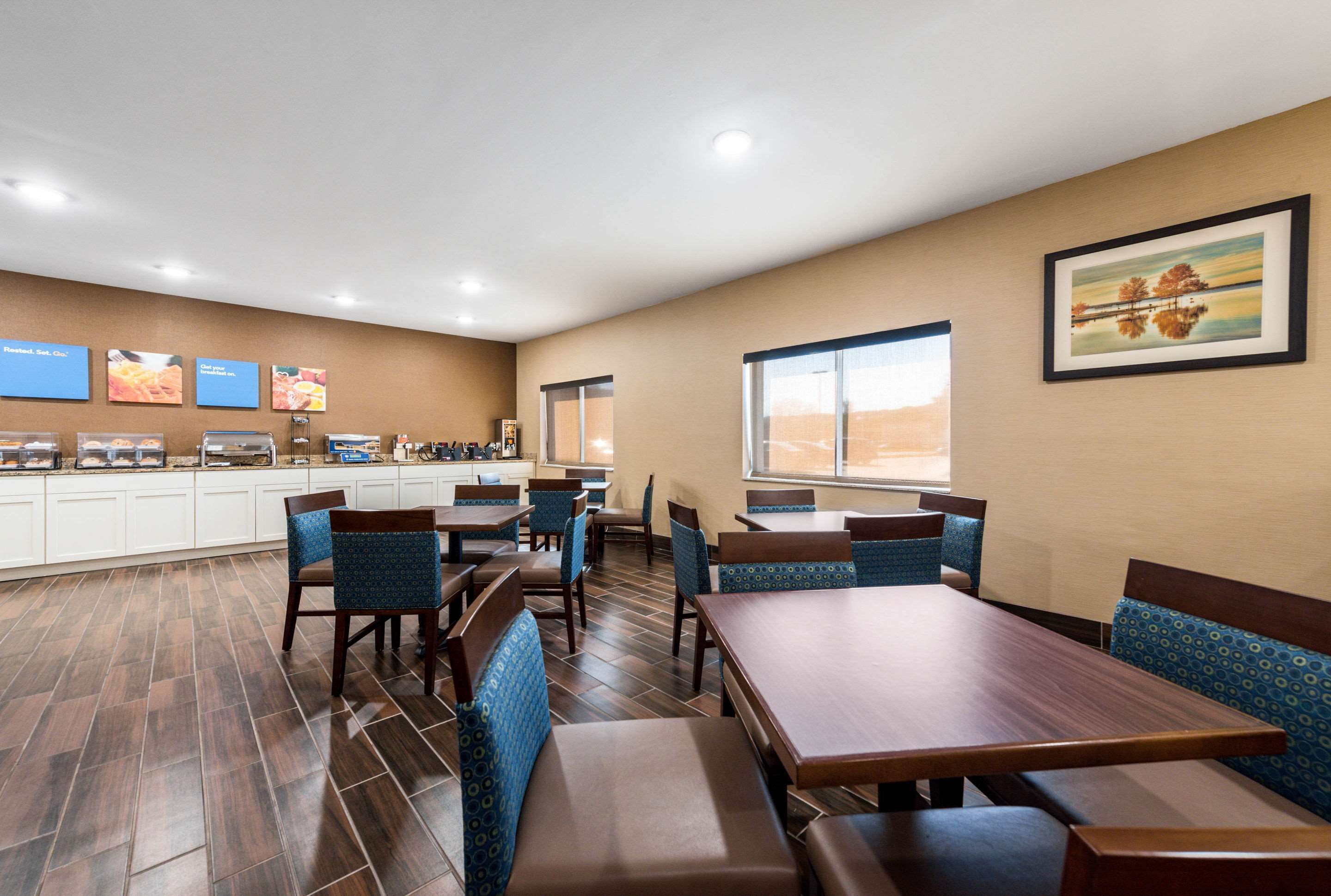 Free daily continental breakfast