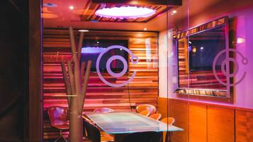 2 restaurants, breakfast, lunch, dinner served; Asian cuisine