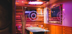 2 restaurants servant le petit déjeuner, spécialités Cuisine asiatique