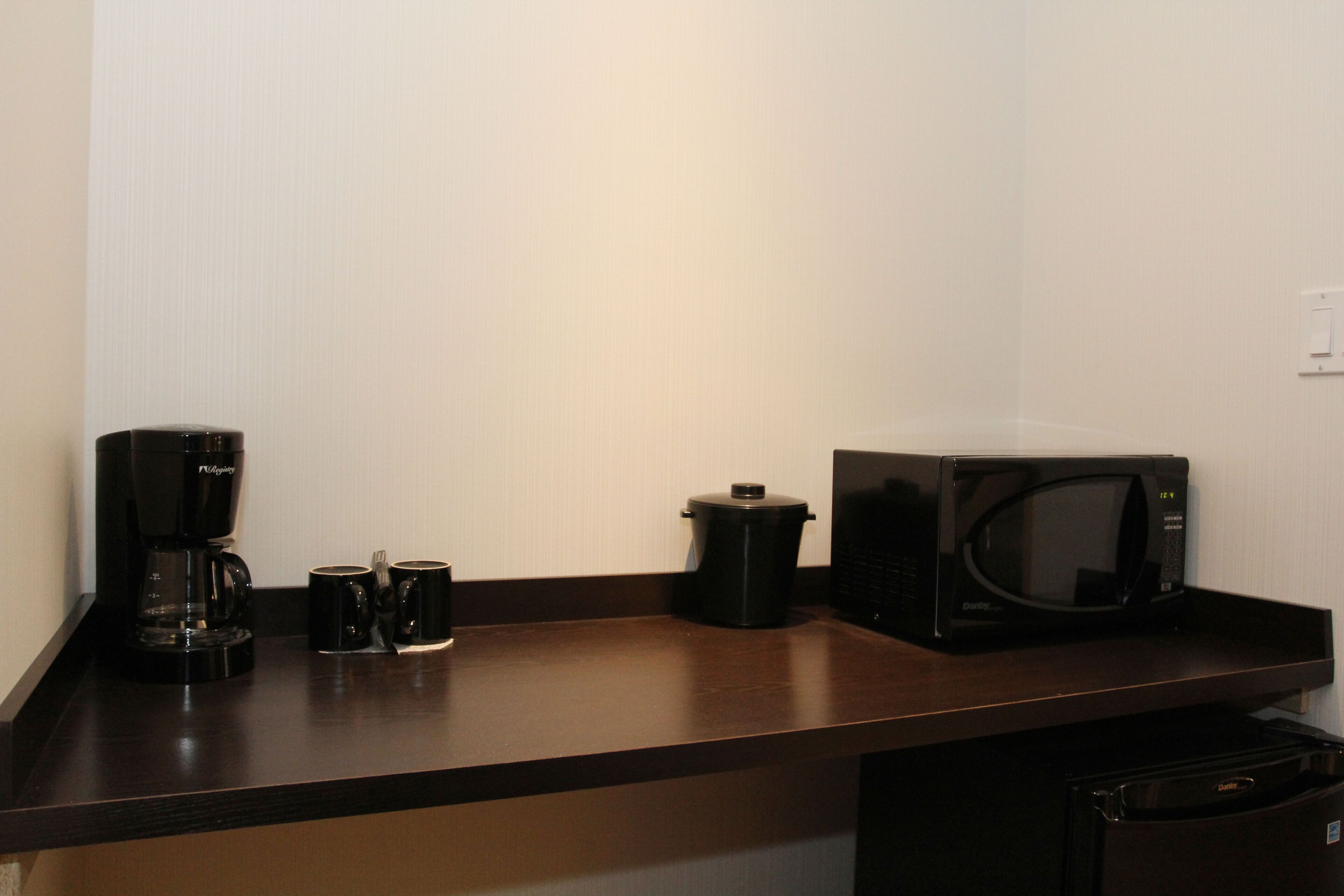 room one king with sofa queen murphy bed | desk, iron/ironing board, cots/infant beds, rollaway beds