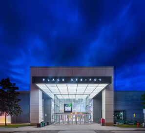 Shopping mall