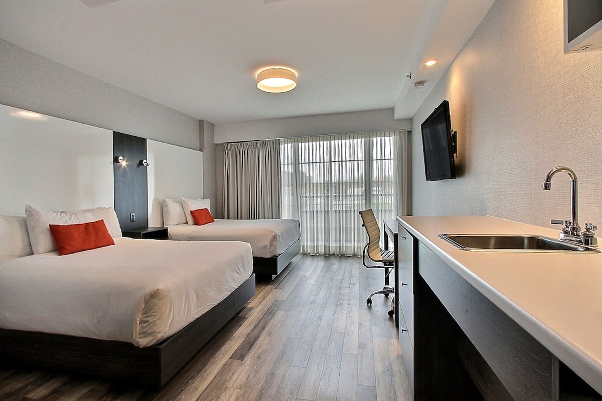 Room, 2 Queen Beds, Balcony
