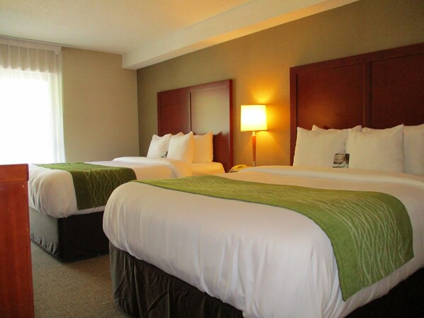 Premium bedding, individually furnished, desk, laptop workspace - Comfort Inn Dartmouth (Dartmouth)