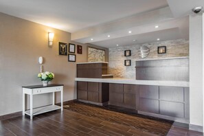 Lobby - Comfort Inn Dartmouth (Dartmouth)