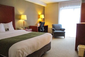 Premium bedding, individually furnished, desk, laptop workspace - Comfort Inn Dartmouth (Dartmouth)