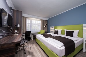 Premium bedding, in-room safe, desk, blackout drapes