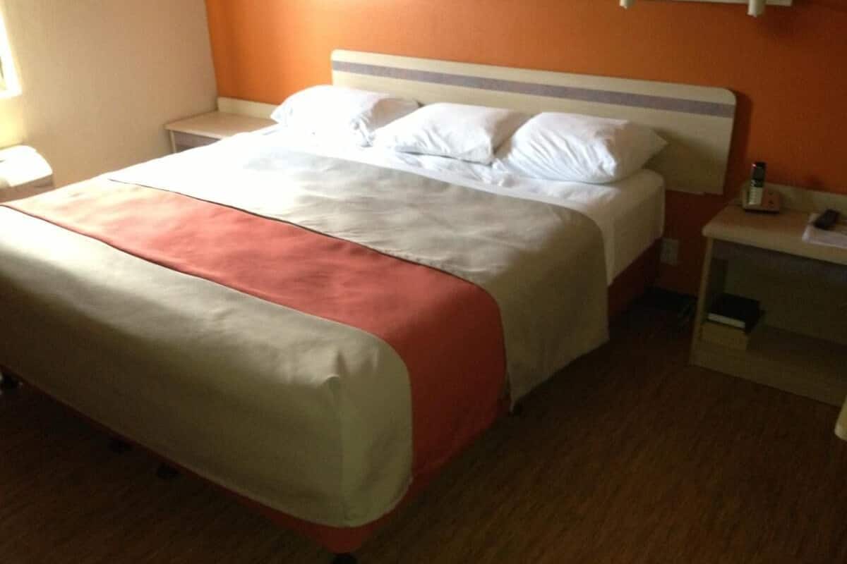 Free WiFi, bed sheets