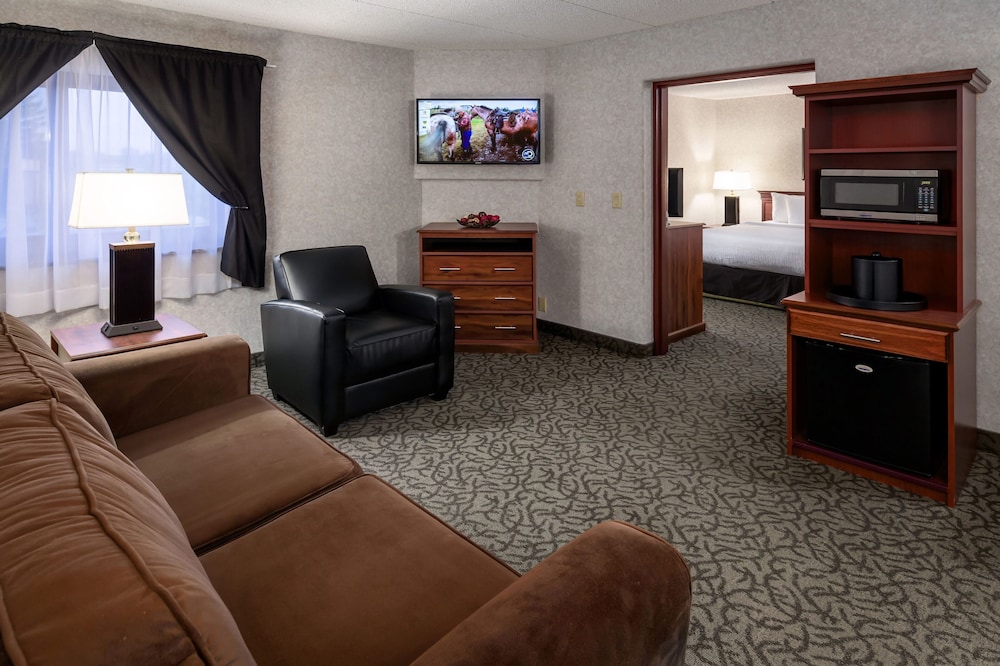 Grand Hotel Minot photo 6