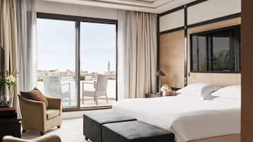 Suite (Ambassador Suite) | Egyptian cotton sheets, premium bedding, down comforters