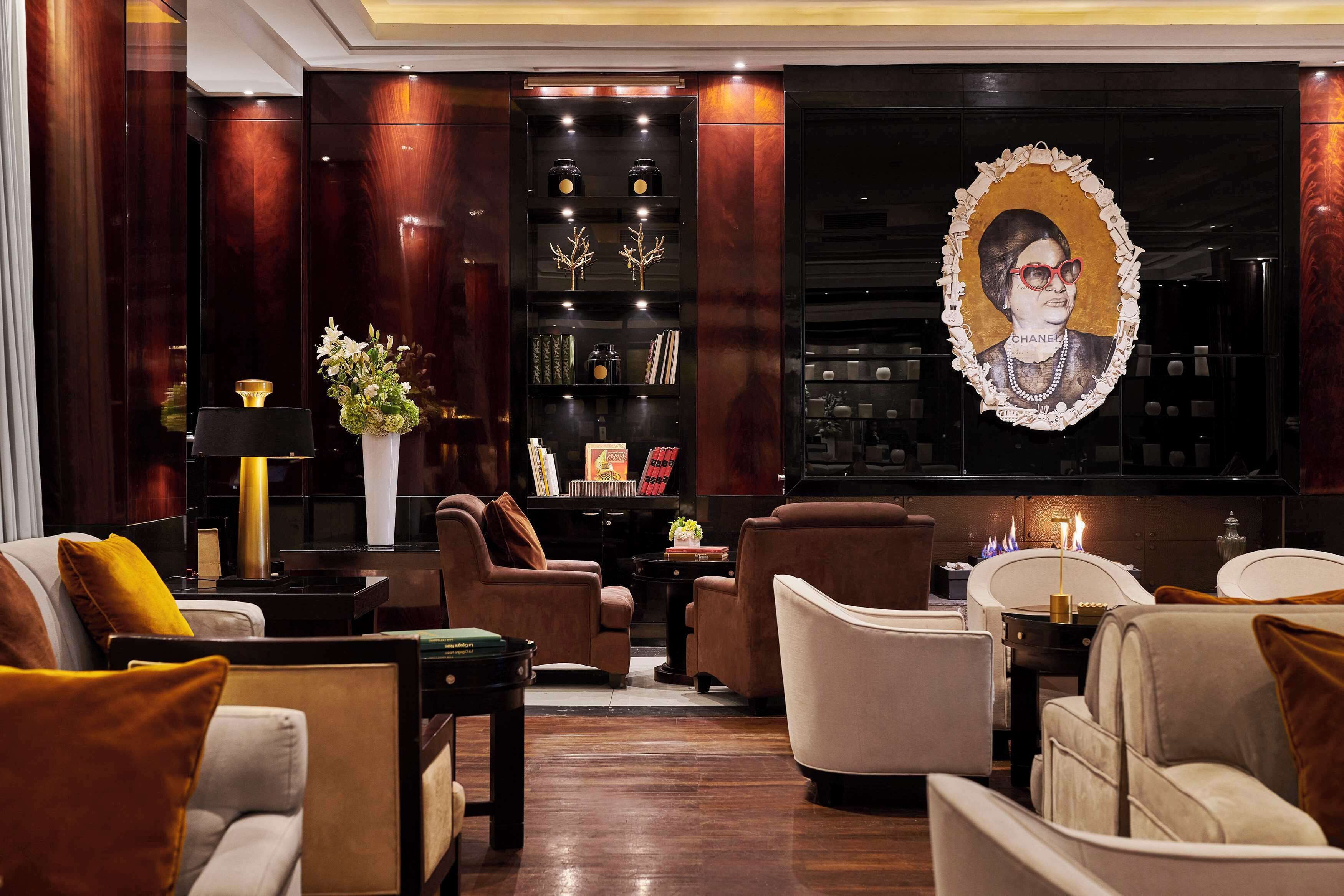 3 restaurants, breakfast, lunch, dinner served; french cuisine