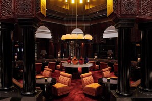 3 restaurants, breakfast, lunch, dinner served; French cuisine