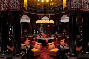3 restaurants, breakfast, lunch, dinner served; French cuisine