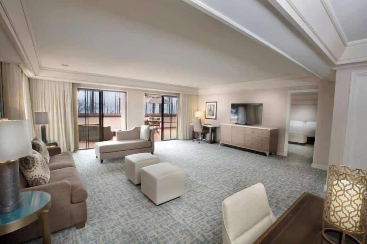 Fernseher, Pay-TV, MP3-Dockingstation