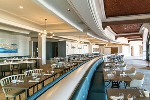 Restaurant - Hilton Santa Barbara Beachfront Resort (Santa Barbara)