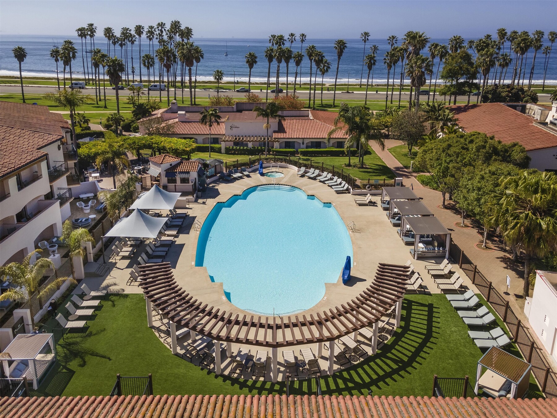 Outdoor pool, open 9:00 AM to 9:00 PM, sun loungers