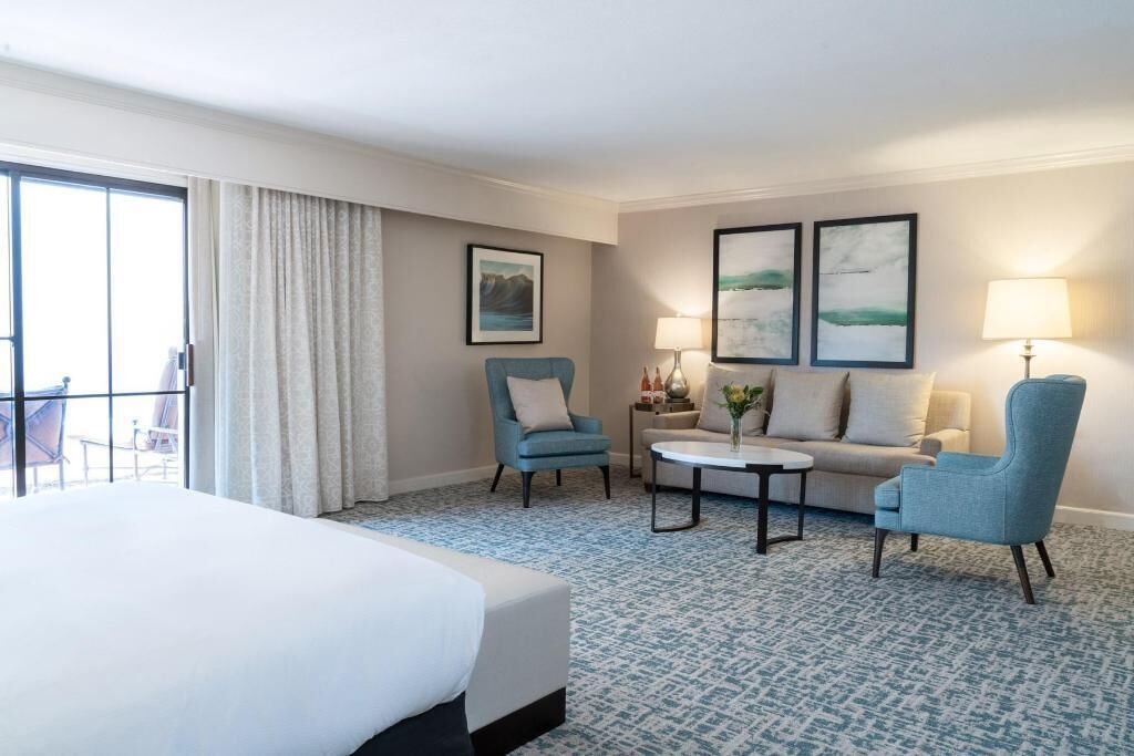 Premium bedding, down comforters, in-room safe, desk
