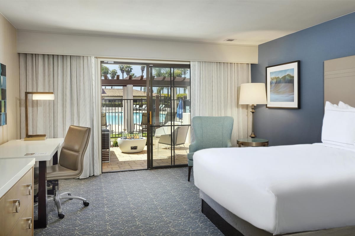Premium bedding, down comforters, in-room safe, desk
