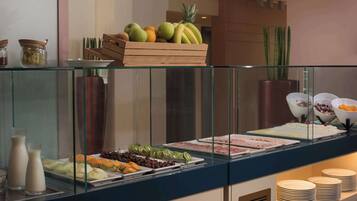 Tägliches Frühstücksbuffet gegen Gebühr