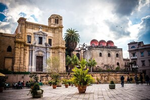 Exterior - NH Palermo (Palermo)