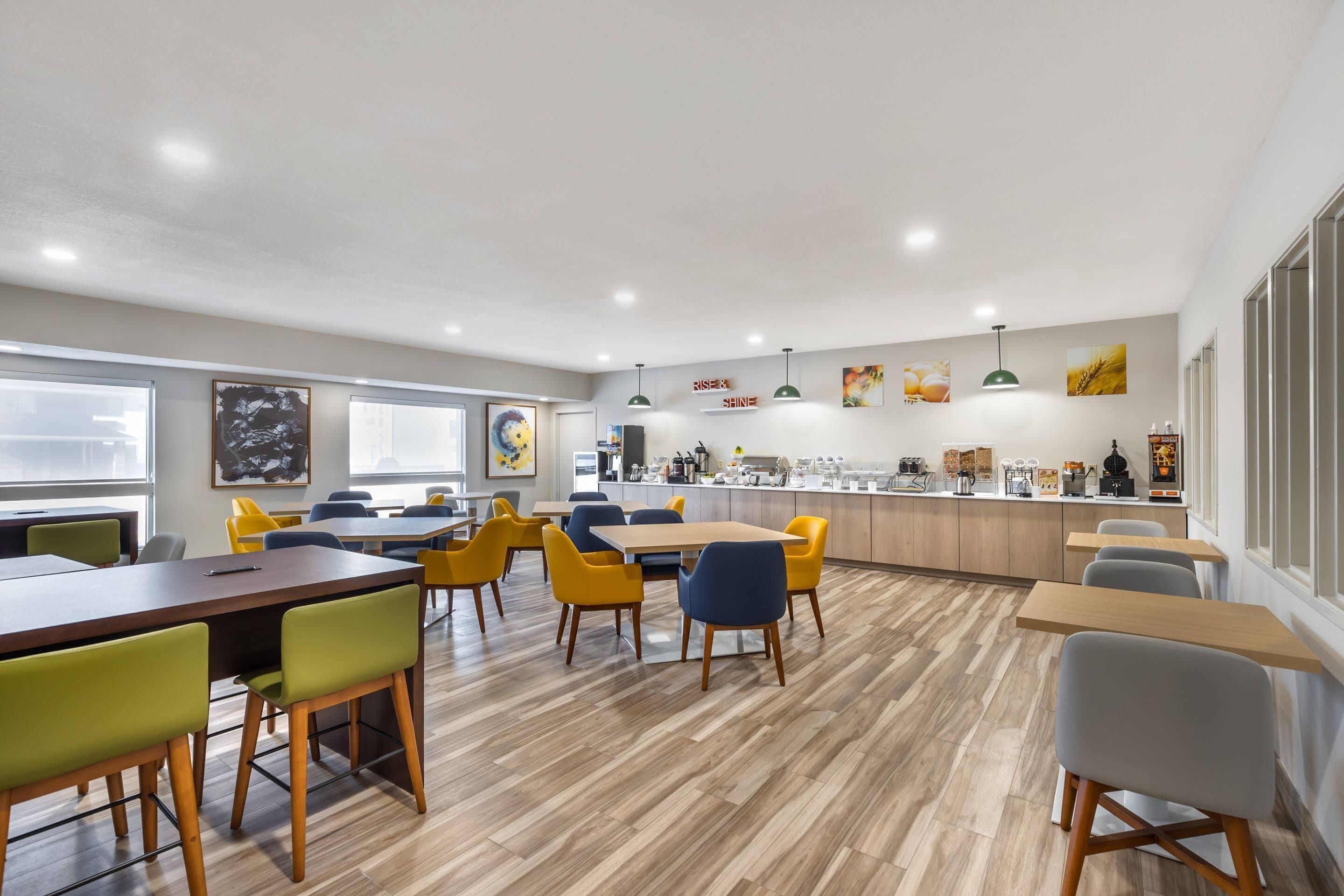 Free daily continental breakfast 