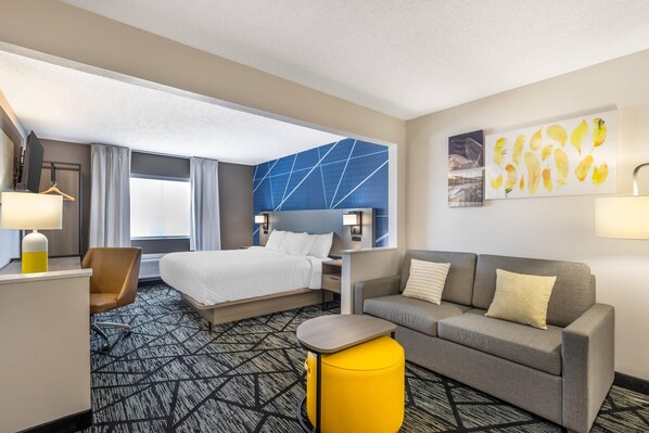 Suite, 1 King Bed with Sofa bed, Non Smoking